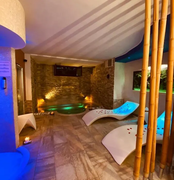 Aurelia Garden Gold B&B-1